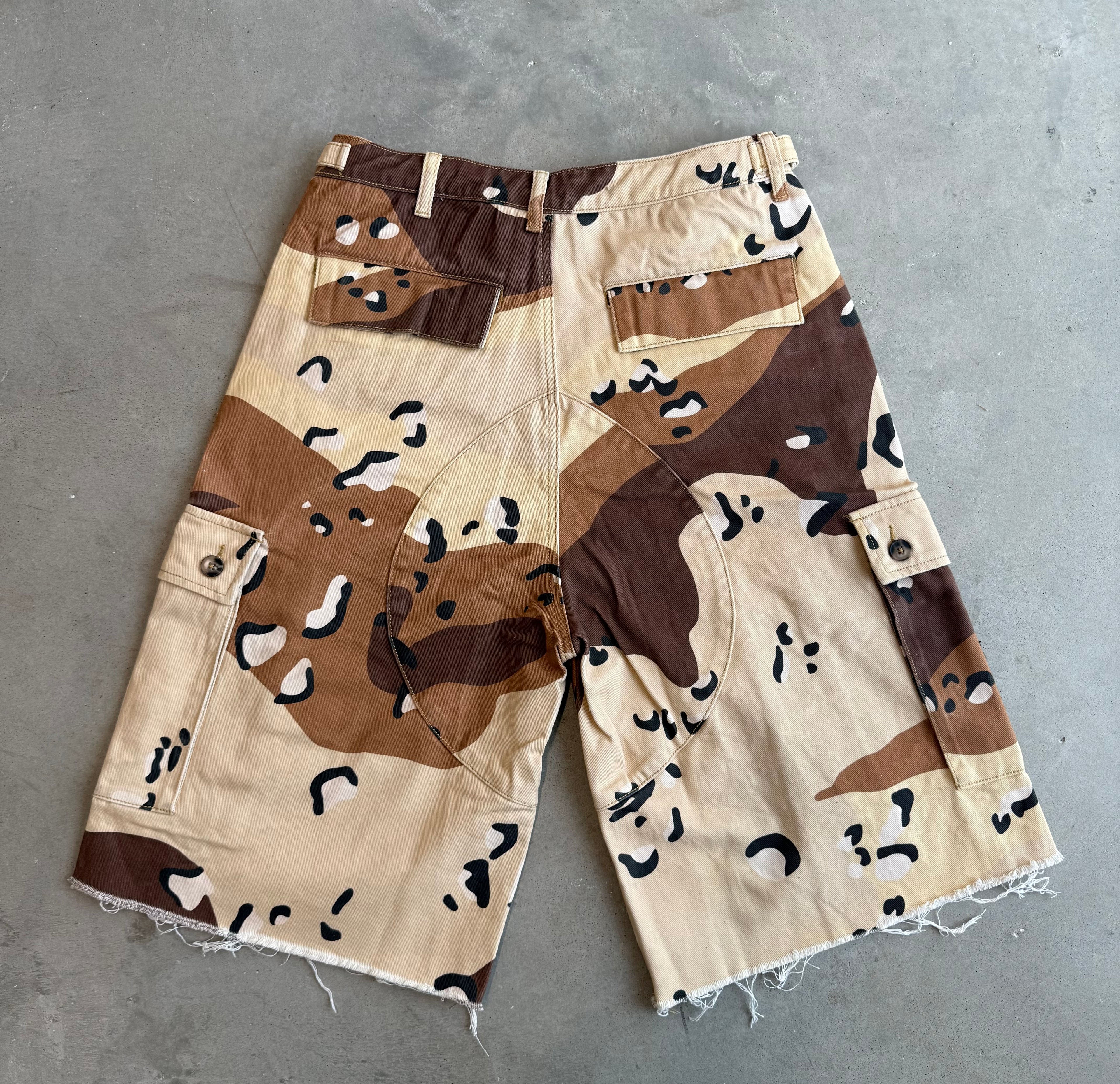 001 CAELI perk patch jorts
