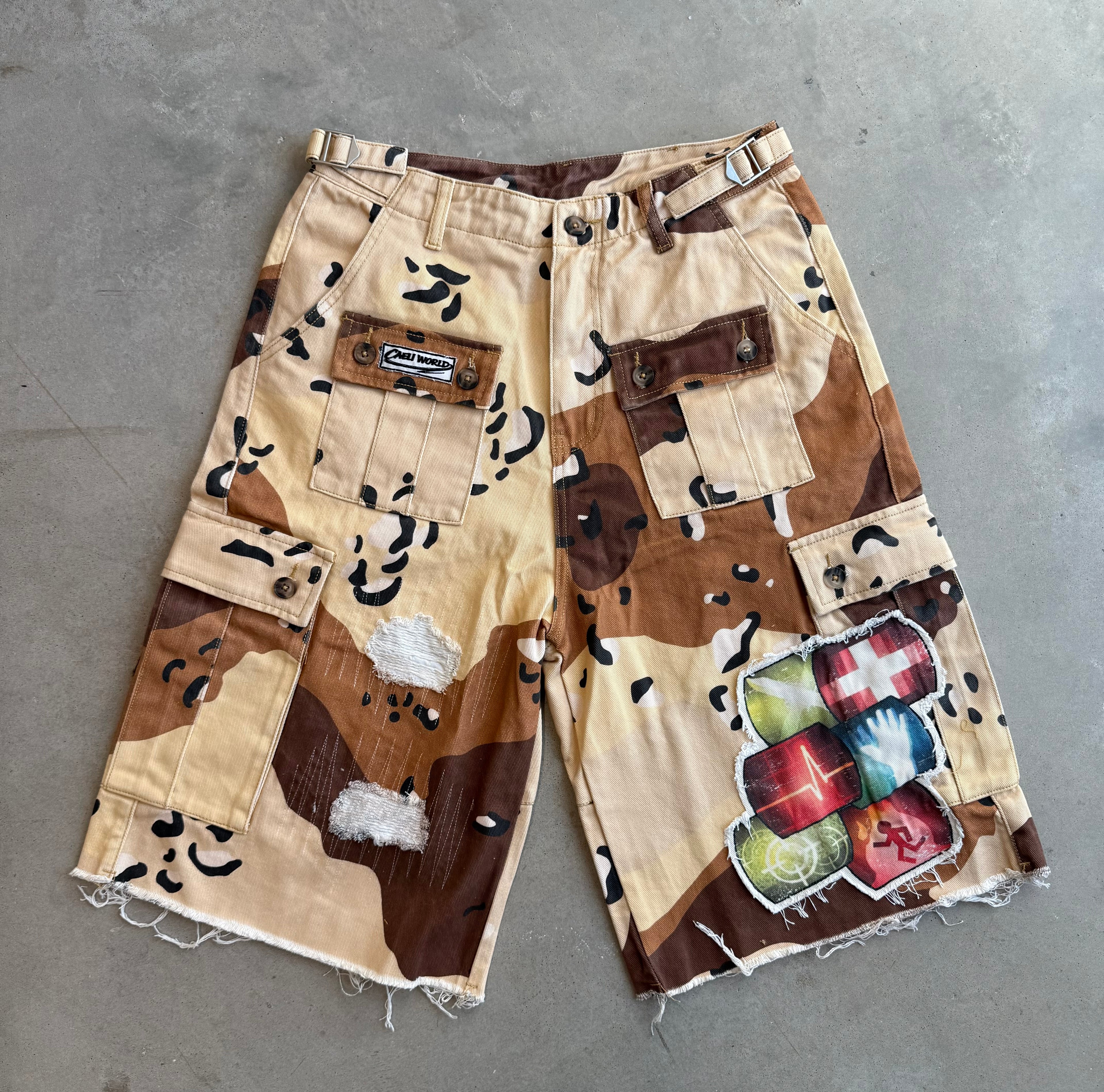 001 CAELI perk patch jorts